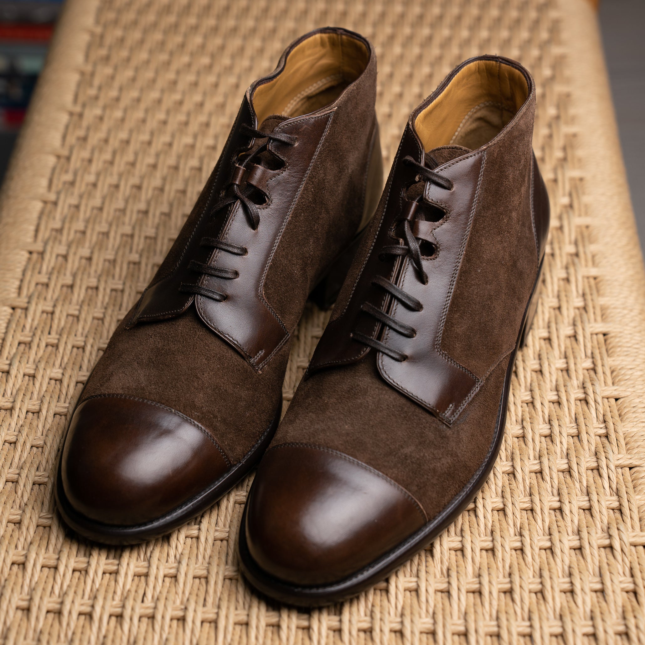 Style 32820 - Cigar Kudu Reverse / T. Moro Calf